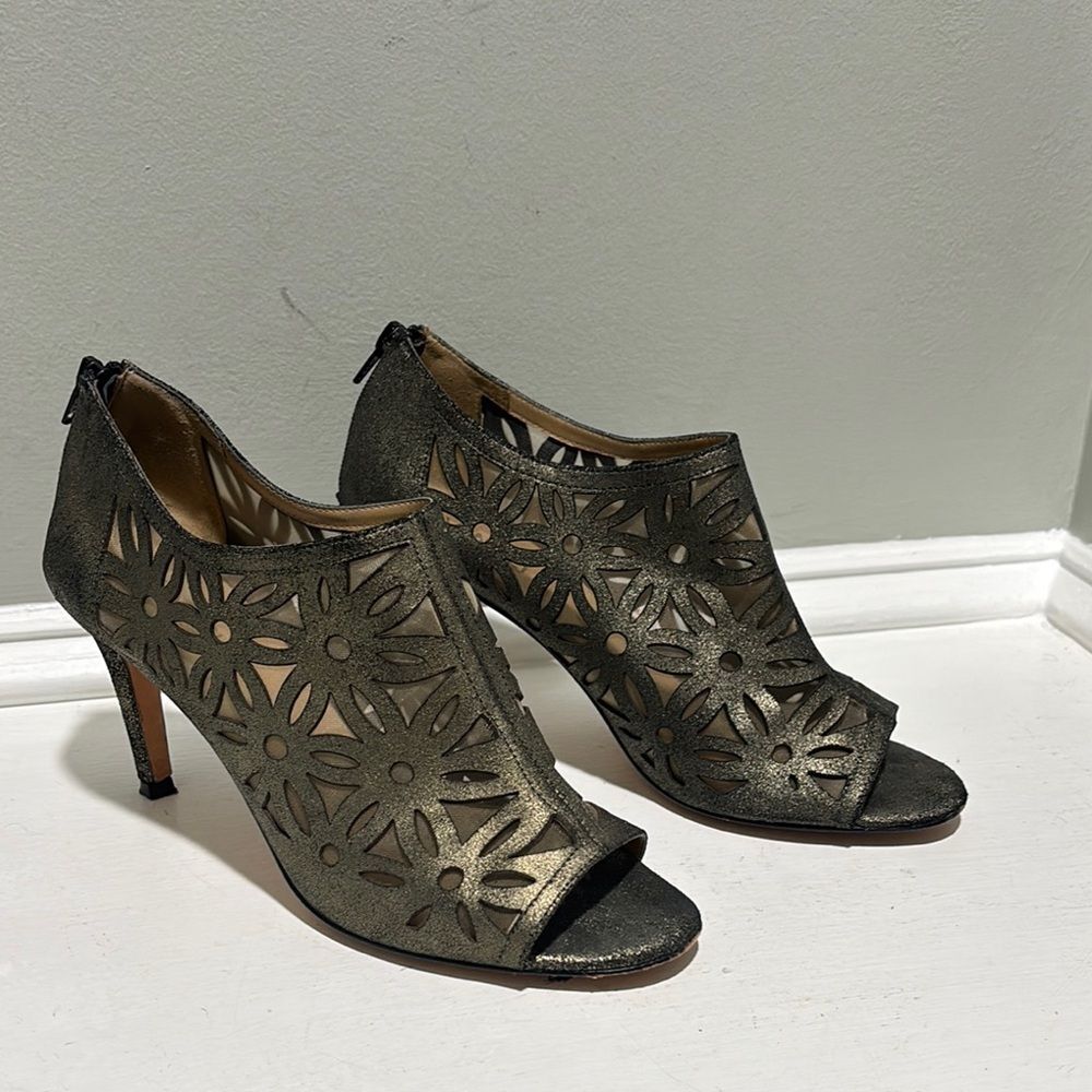Vaneli  Peep-Toe Metallic Gold Sheer Heel Booties- size 9.5